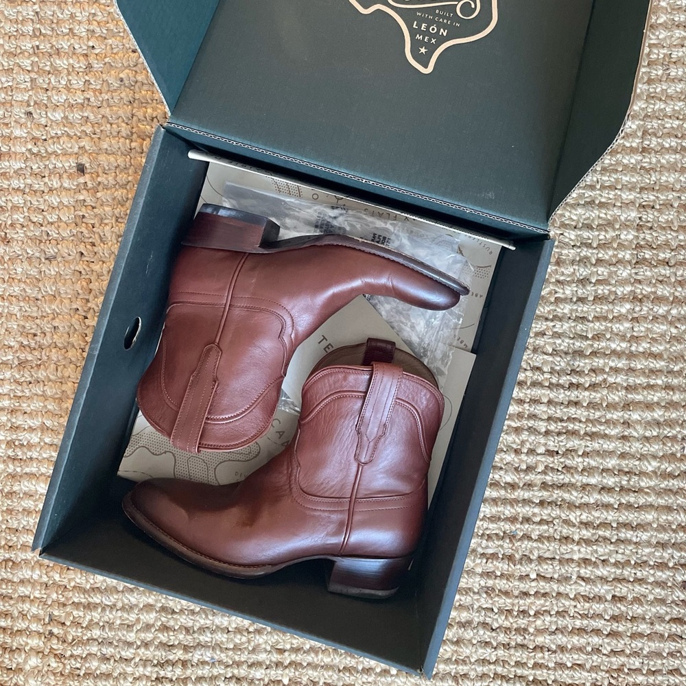 TECOVAS Like New! The Penny | Women Size 8